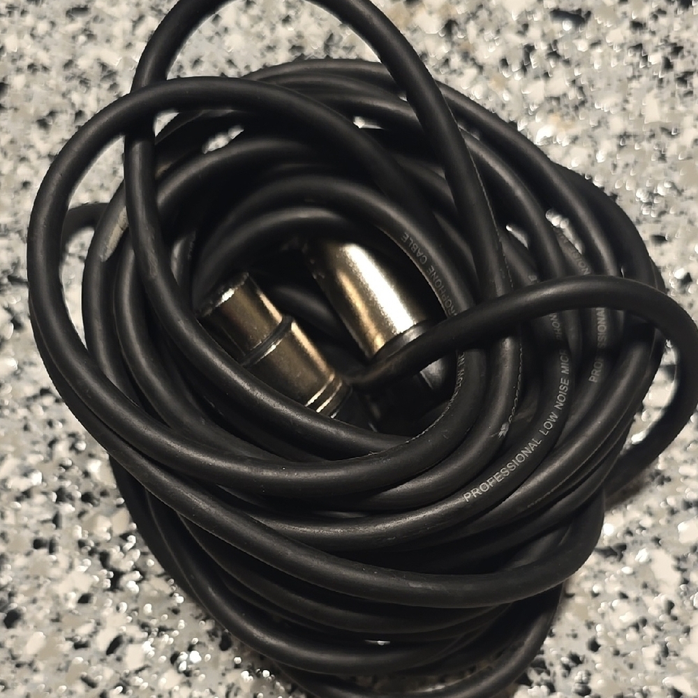 Black and Silver Audio Cable - Picture 8 of 9